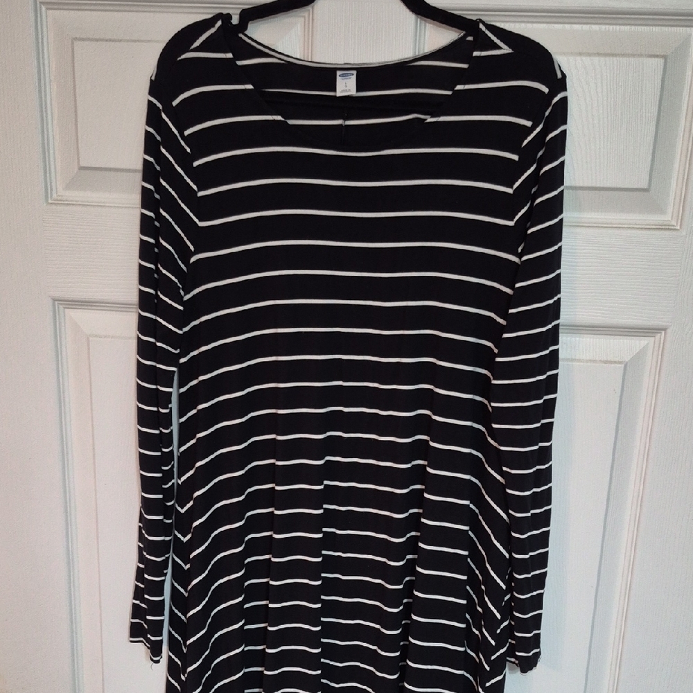 Old Navy Black and White Striped Long Sleeve Dress